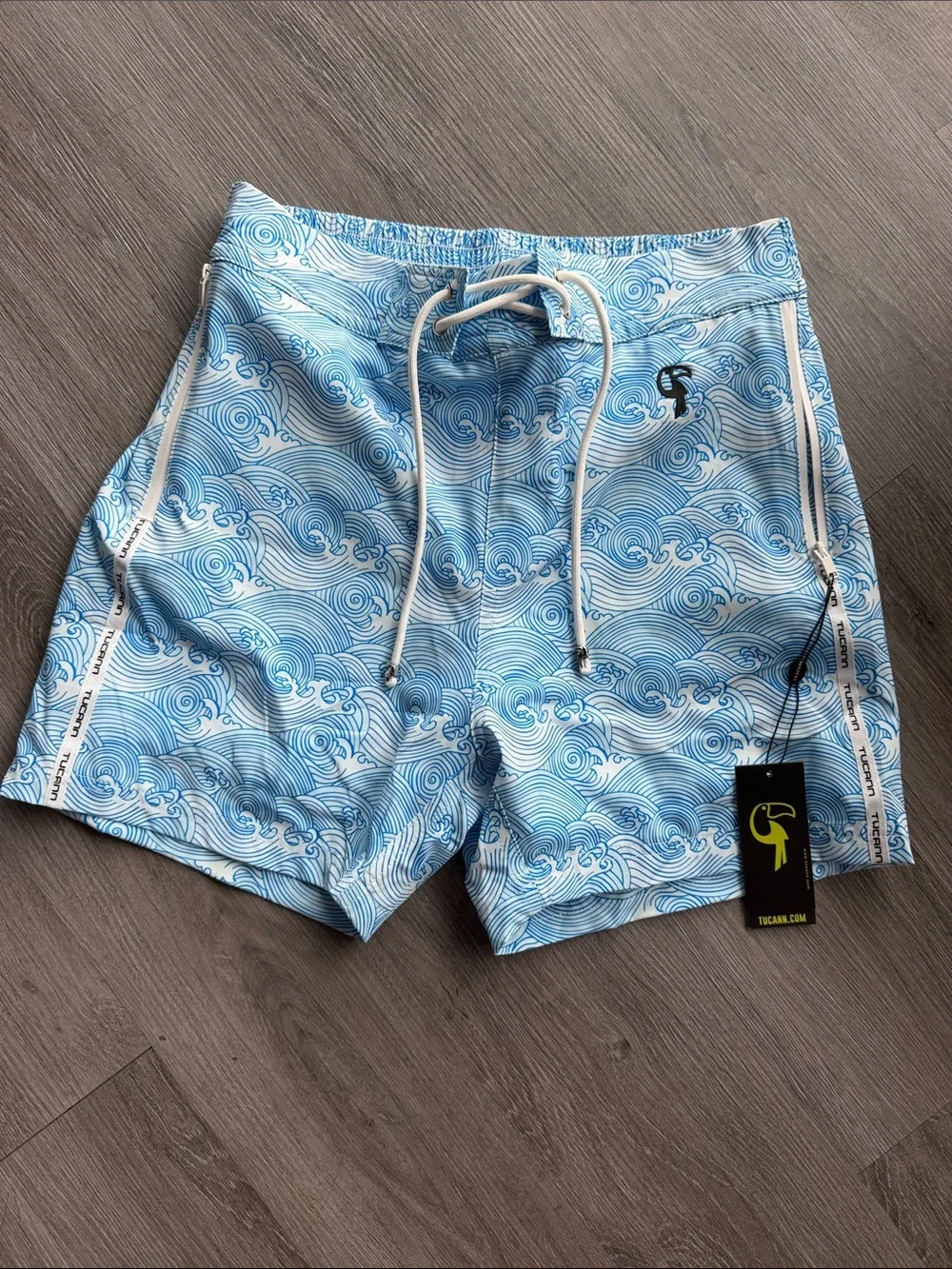 Men's Compression lined blue Make Waves 5” inseam Swim Trunks by Tucann NWT!